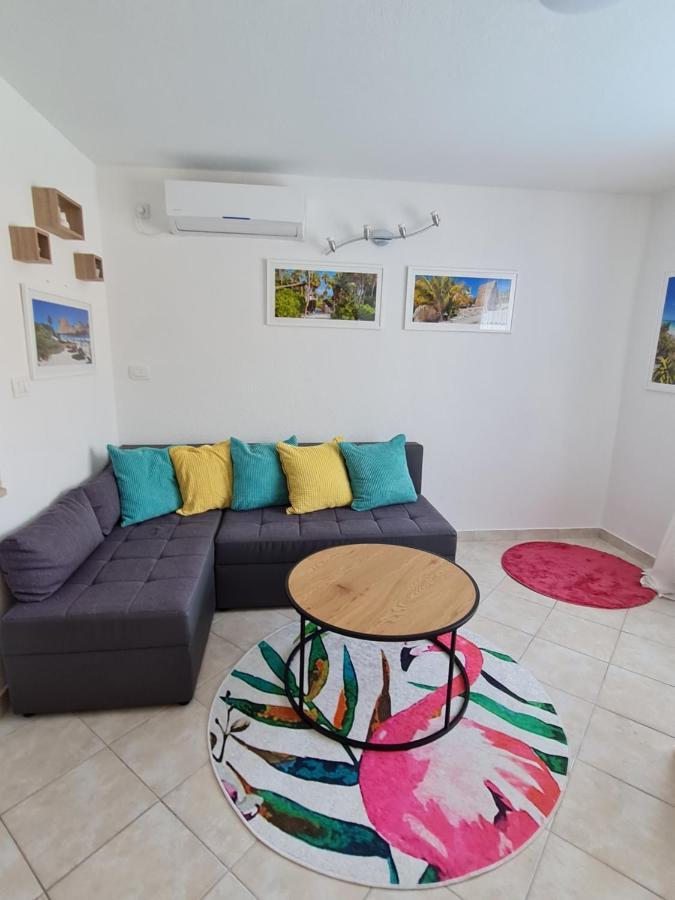 Holiday Home "Mala Kuca " With Heated Pool Pula Zewnętrze zdjęcie