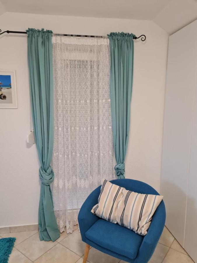 Holiday Home "Mala Kuca " With Heated Pool Pula Zewnętrze zdjęcie