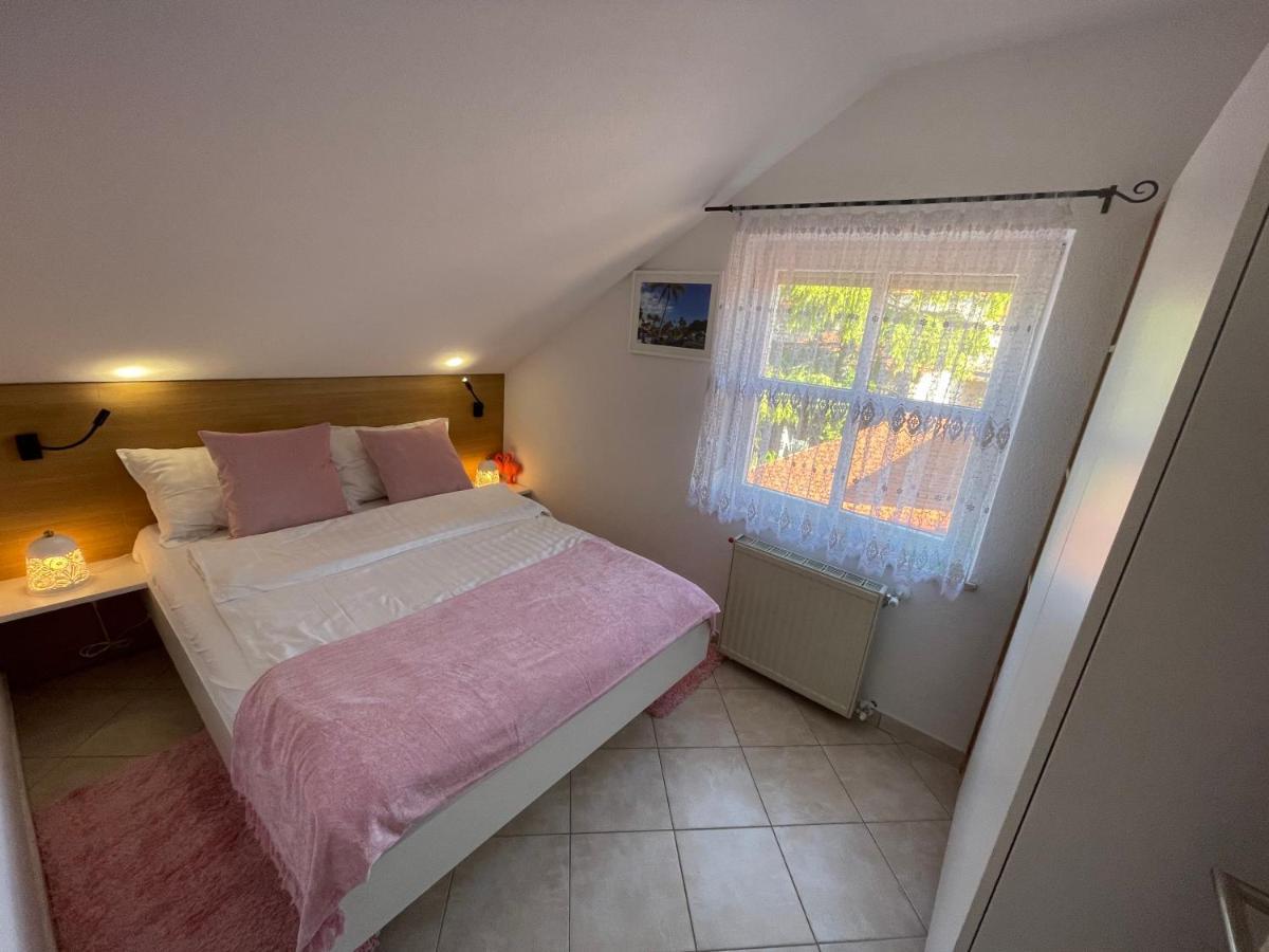 Holiday Home "Mala Kuca " With Heated Pool Pula Zewnętrze zdjęcie