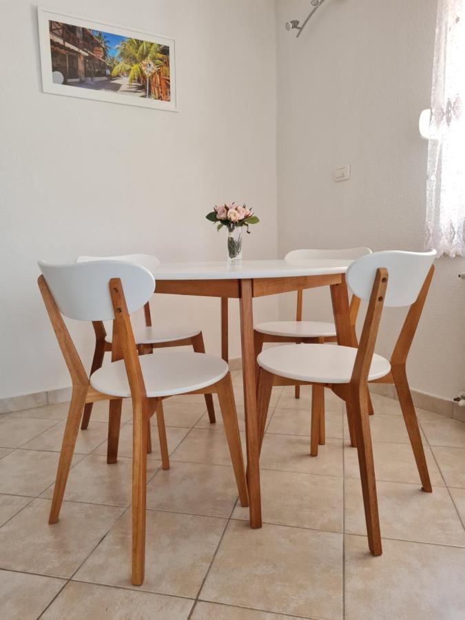 Holiday Home "Mala Kuca " With Heated Pool Pula Zewnętrze zdjęcie