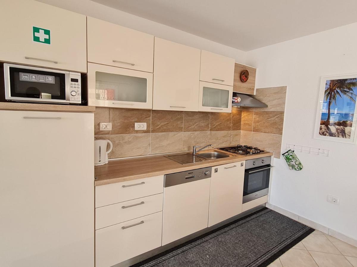 Holiday Home "Mala Kuca " With Heated Pool Pula Zewnętrze zdjęcie