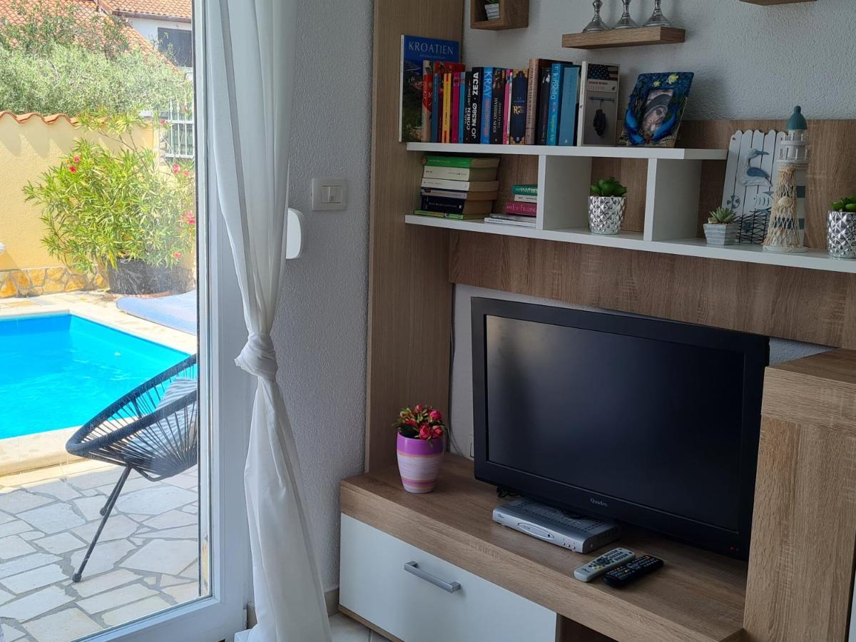 Holiday Home "Mala Kuca " With Heated Pool Pula Zewnętrze zdjęcie