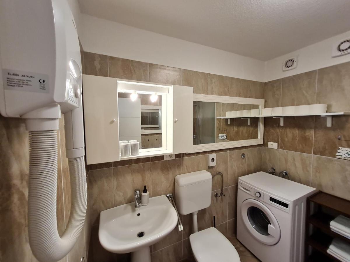 Holiday Home "Mala Kuca " With Heated Pool Pula Zewnętrze zdjęcie